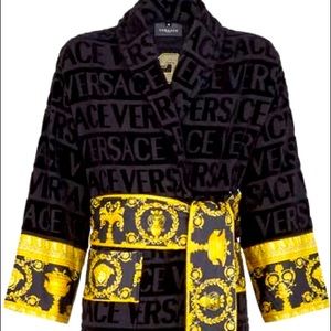 Baroque Bath Robe
VERSACE Robe